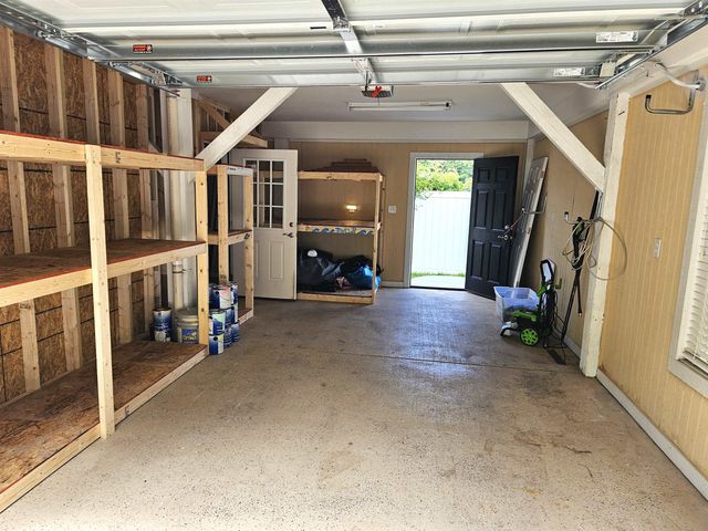 612 Woodland Dr., Murrells Inlet, SC 29576