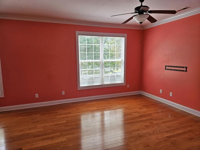 612 Woodland Dr., Murrells Inlet, SC 29576
