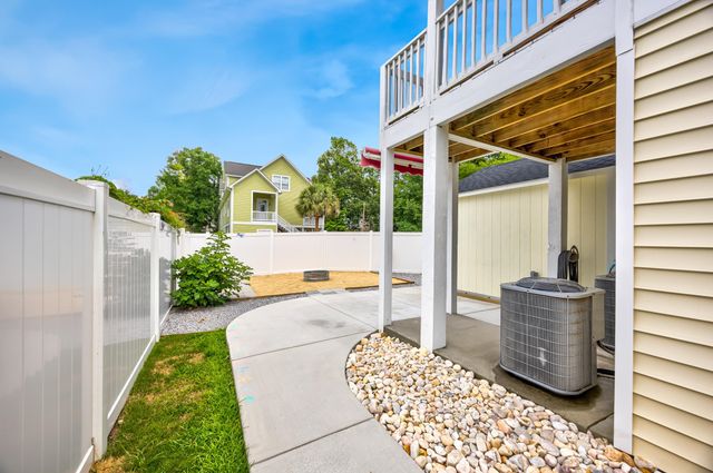 612 Woodland Dr., Murrells Inlet, SC 29576