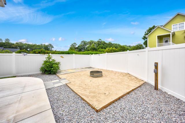 612 Woodland Dr., Murrells Inlet, SC 29576