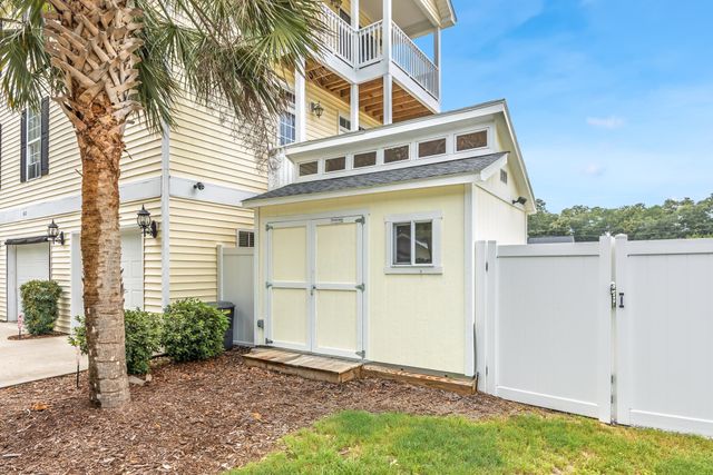 612 Woodland Dr., Murrells Inlet, SC 29576