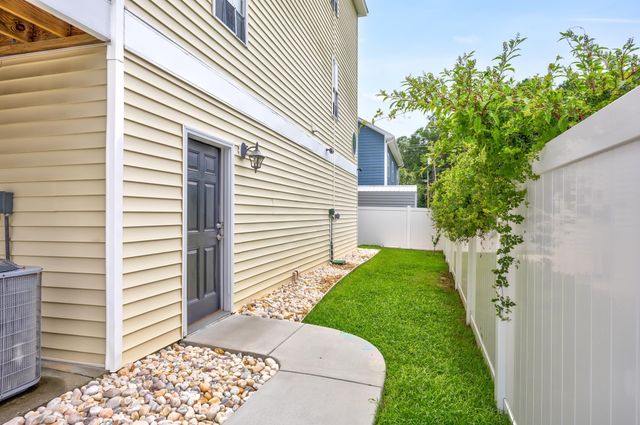 612 Woodland Dr., Murrells Inlet, SC 29576