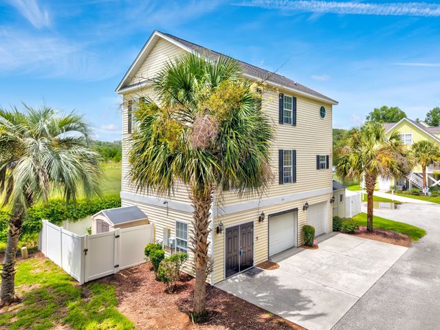 612 Woodland Dr., Murrells Inlet, SC 29576