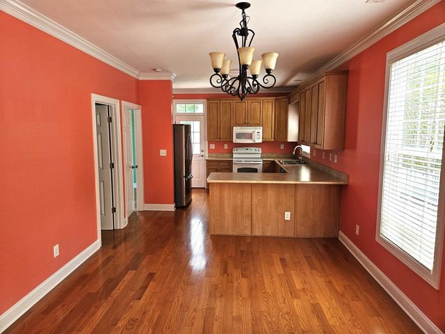 612 Woodland Dr., Murrells Inlet, SC 29576