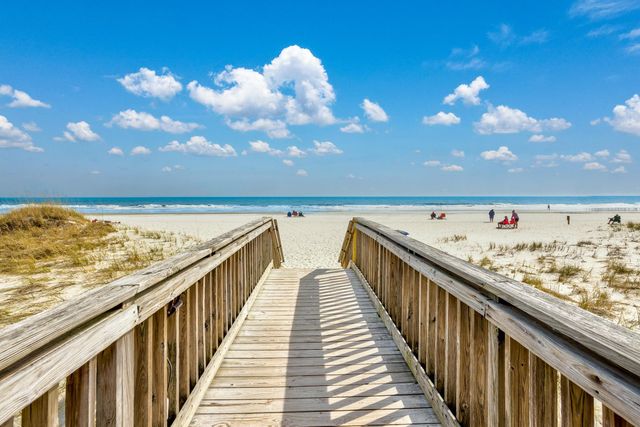 612 Woodland Dr., Murrells Inlet, SC 29576