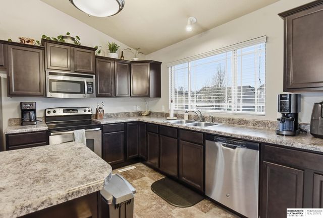 7519 N 143rd Street, Omaha, NE 68142