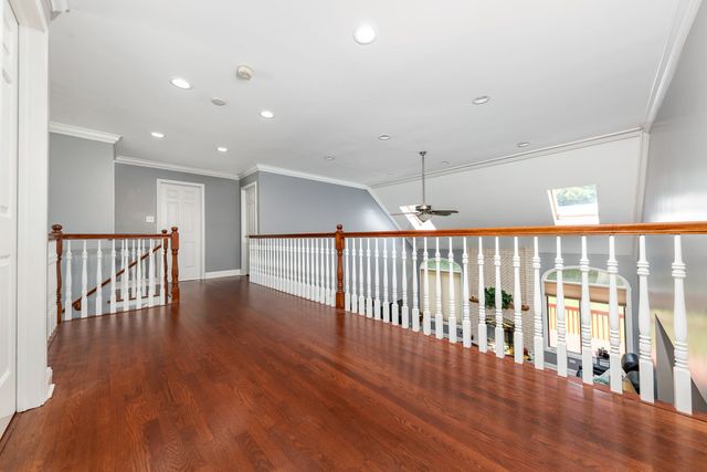 6722 Sweetbriar Lane, Darien, IL 60561