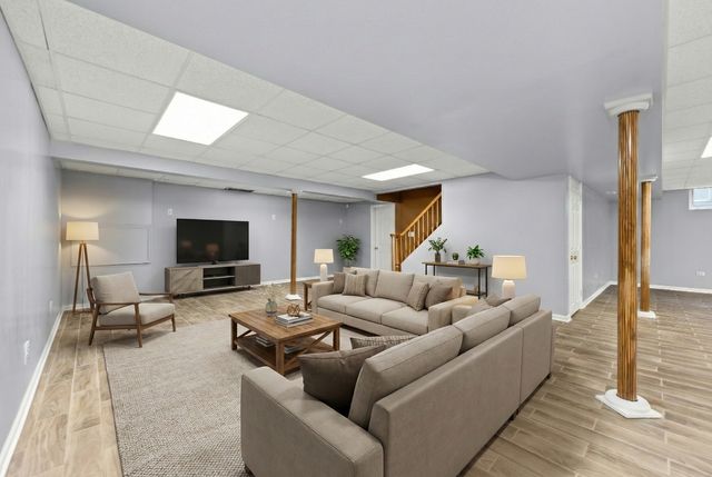 6722 Sweetbriar Lane, Darien, IL 60561