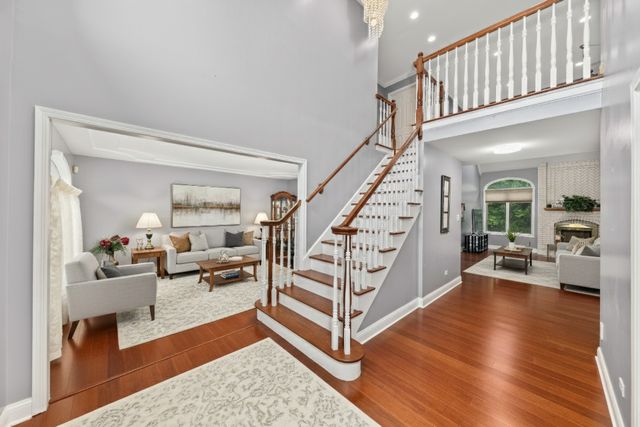 6722 Sweetbriar Lane, Darien, IL 60561