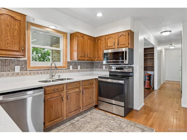 45412 Sun Country Dr, Elizabeth, CO 80107