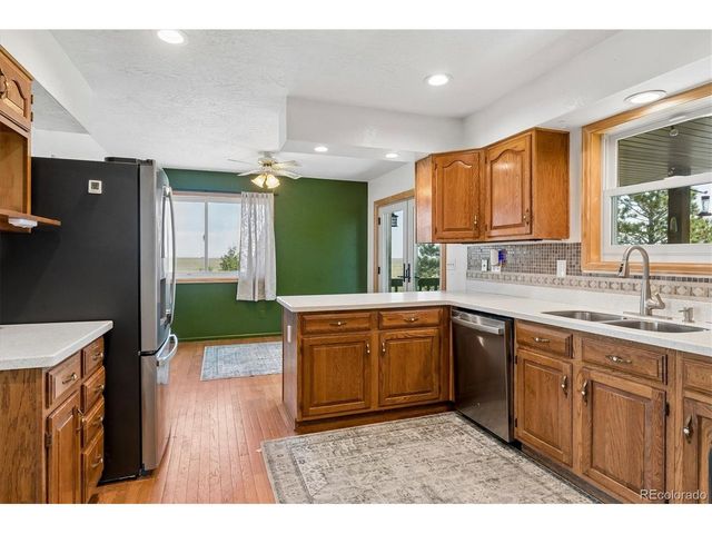 45412 Sun Country Dr, Elizabeth, CO 80107