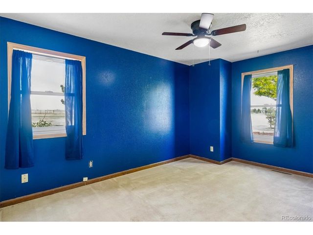 45412 Sun Country Dr, Elizabeth, CO 80107