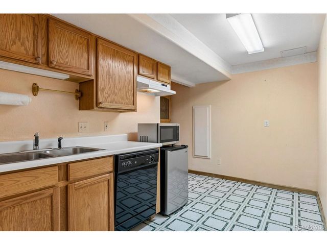 45412 Sun Country Dr, Elizabeth, CO 80107