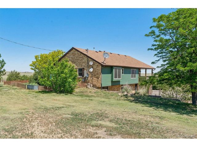 45412 Sun Country Dr, Elizabeth, CO 80107