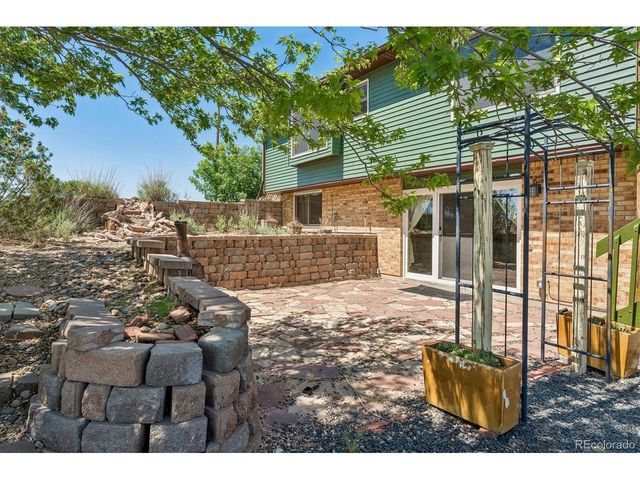 45412 Sun Country Dr, Elizabeth, CO 80107