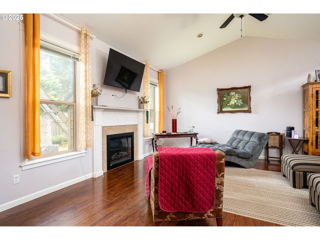 580 E AZALEA St, Yamhill, OR 97148