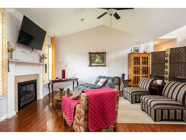 580 E AZALEA St, Yamhill, OR 97148
