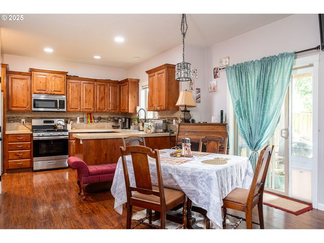 580 E AZALEA St, Yamhill, OR 97148
