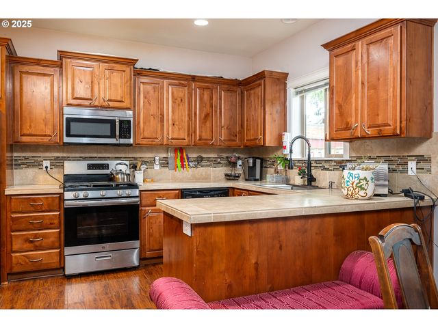 580 E AZALEA St, Yamhill, OR 97148