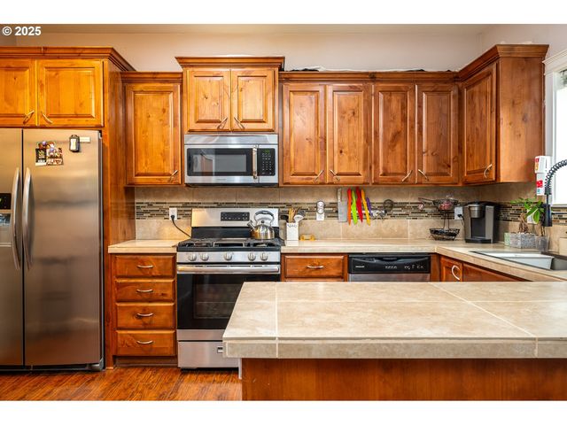 580 E AZALEA St, Yamhill, OR 97148