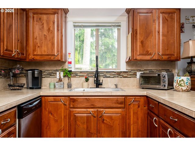 580 E AZALEA St, Yamhill, OR 97148