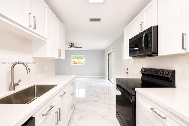 2611 SW 13th Avenue 12, Fort Lauderdale, FL 33315