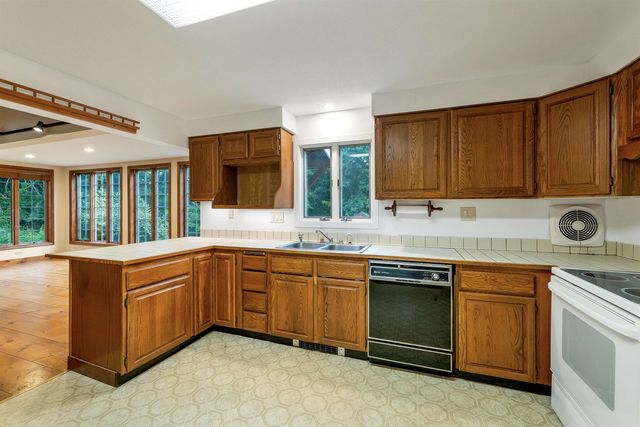 4 Highland Avenue, Goffstown, NH 03045