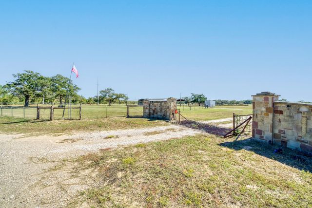 24644 Old Highway 6, Navasota, TX 77868