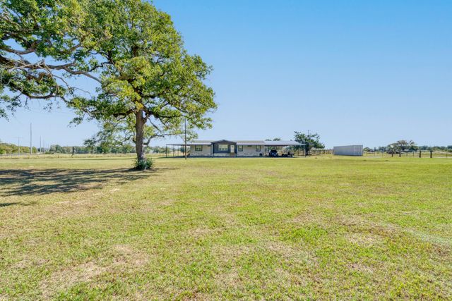 24644 Old Highway 6, Navasota, TX 77868