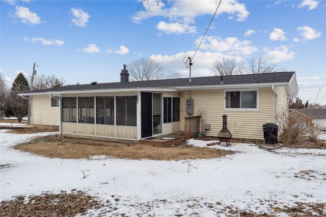 2135 Country Club Drive, Grinnell, IA 50112