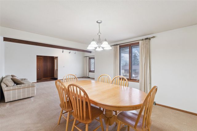 2135 Country Club Drive, Grinnell, IA 50112