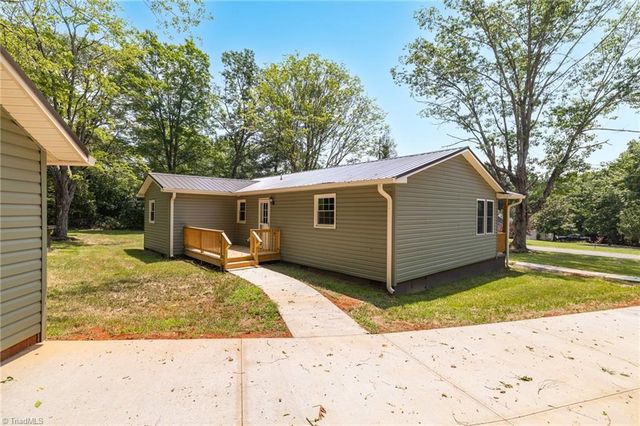 129 Redwood Road, Eden, NC 27288