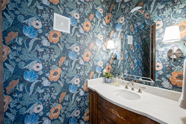 424 E 24th Street, Houston, TX 77008