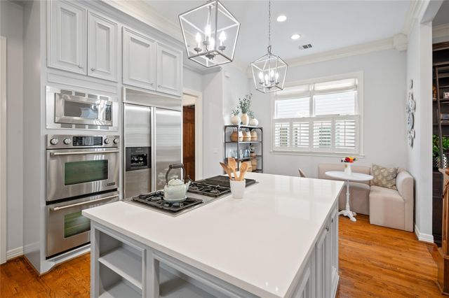 424 E 24th Street, Houston, TX 77008