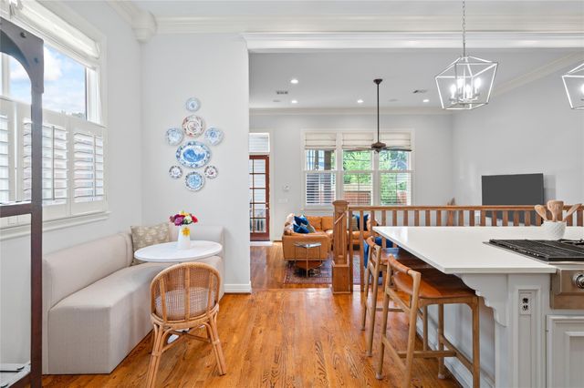 424 E 24th Street, Houston, TX 77008