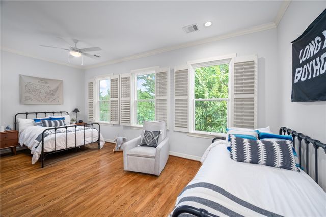 424 E 24th Street, Houston, TX 77008