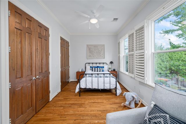 424 E 24th Street, Houston, TX 77008