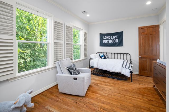 424 E 24th Street, Houston, TX 77008