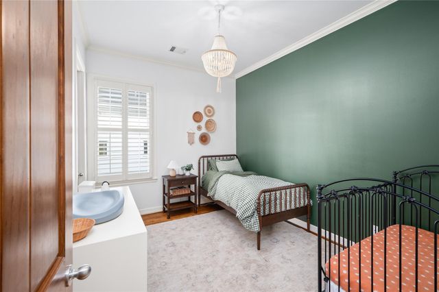 424 E 24th Street, Houston, TX 77008