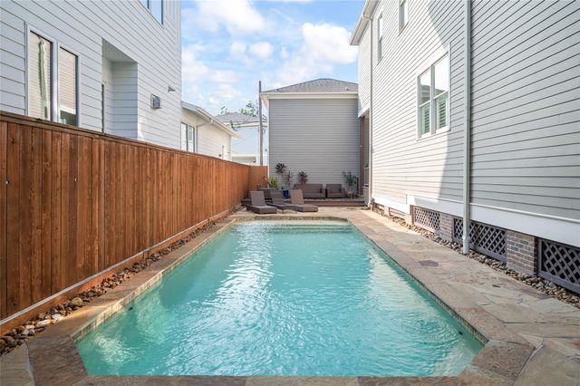 424 E 24th Street, Houston, TX 77008