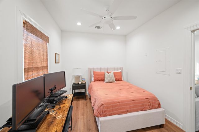 424 E 24th Street, Houston, TX 77008