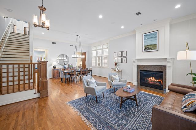 424 E 24th Street, Houston, TX 77008