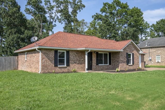 9008 Lomond Dr, Smyrna, TN 37167