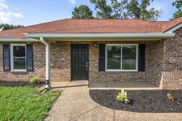 9008 Lomond Dr, Smyrna, TN 37167