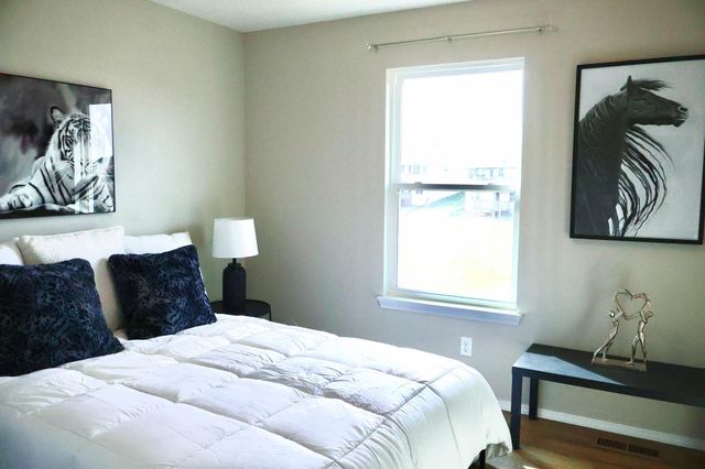 4377 N Toby Avenue, Springfield, MO 65803