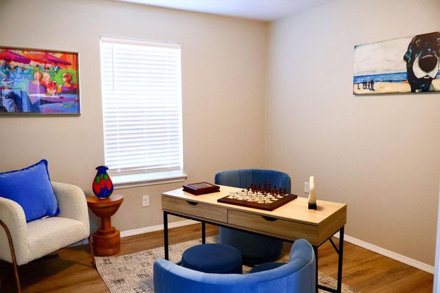 4377 N Toby Avenue, Springfield, MO 65803