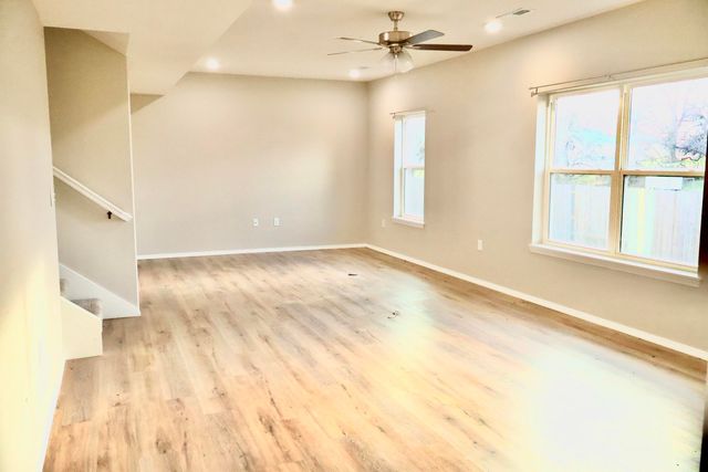 4377 N Toby Avenue, Springfield, MO 65803