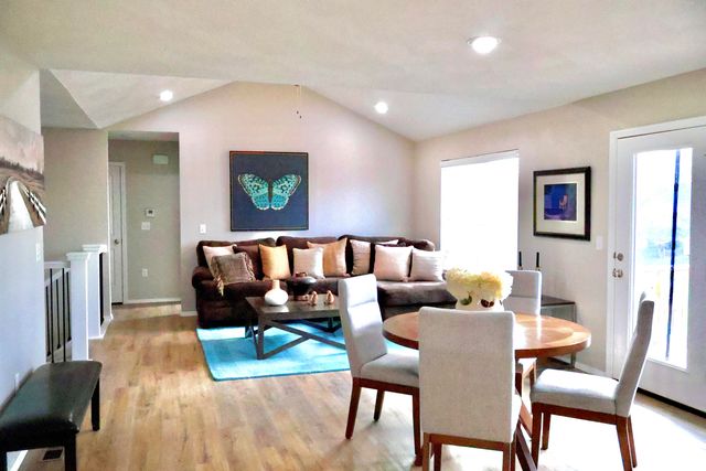 4377 N Toby Avenue, Springfield, MO 65803