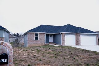 4377 N Toby Avenue, Springfield, MO 65803