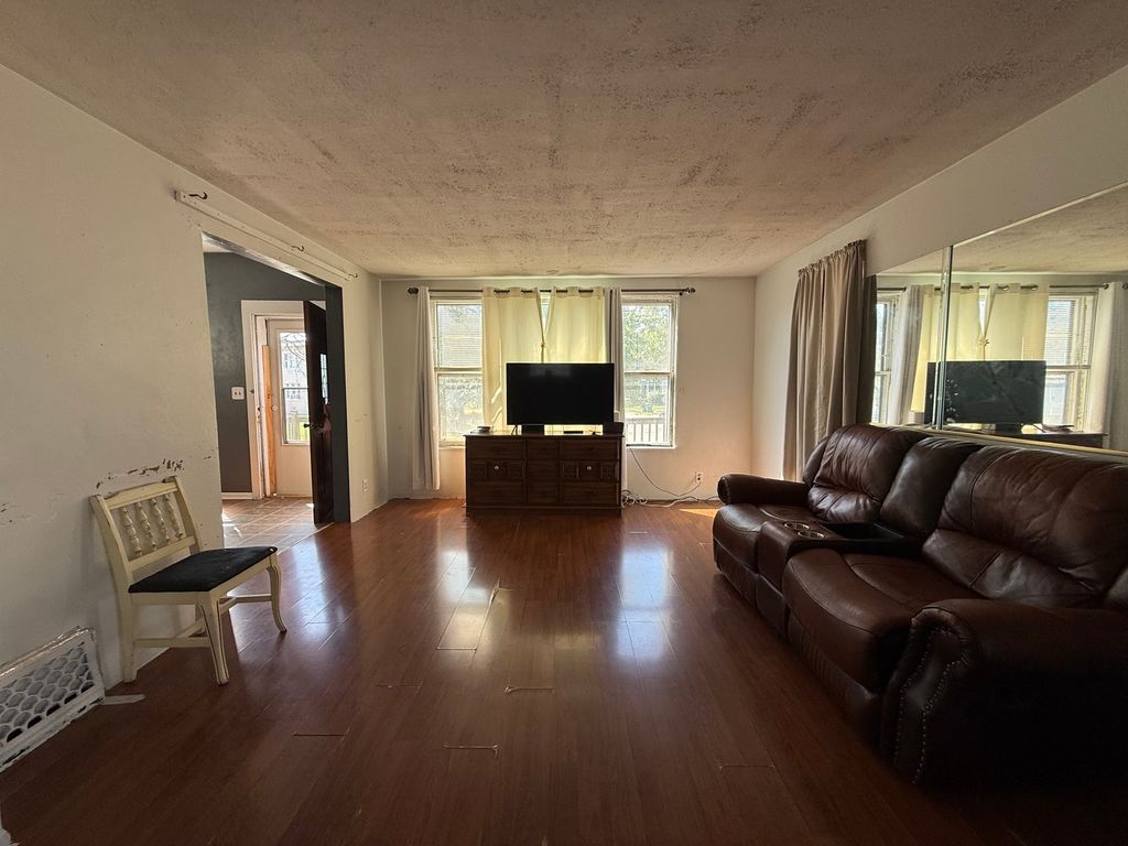 930 W Park Avenue, Joliet, IL 60436 — photo 4